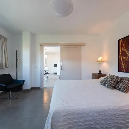 Holidays & Health In Oasis Apartment *
