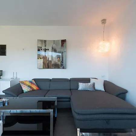 Holidays & Health In Oasis Apartment *